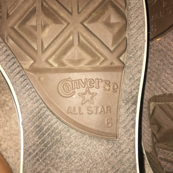 Converses - Picture 4 of 5